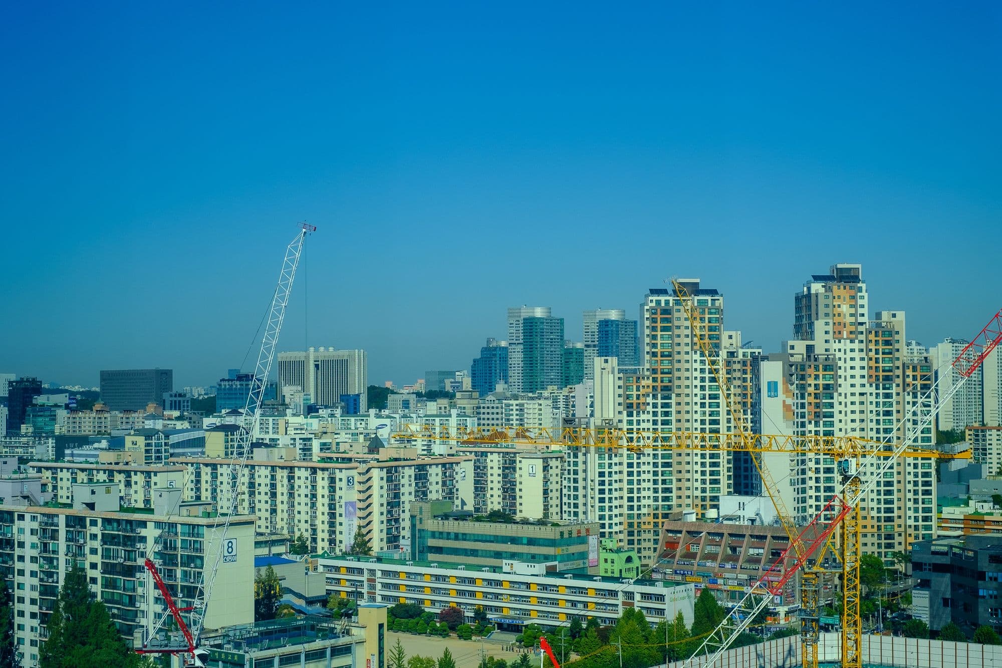 재건축 준비 중인 강남